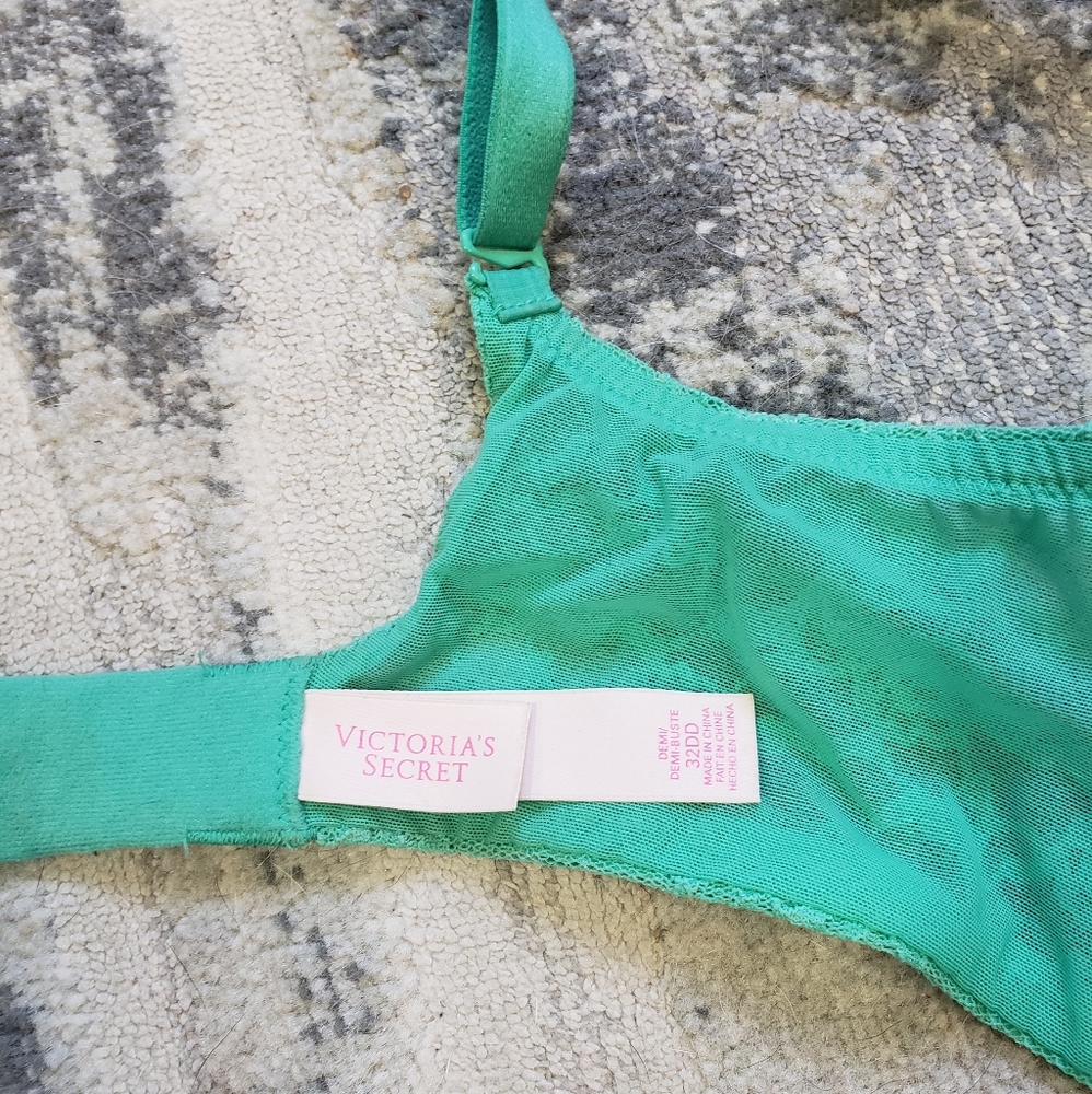 Victoria’s Secret green bra 32DD - Picture 3 of 3